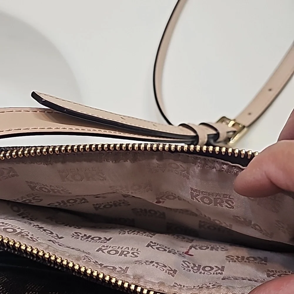 Small mk crossbody Bag - Picture 6 of 11